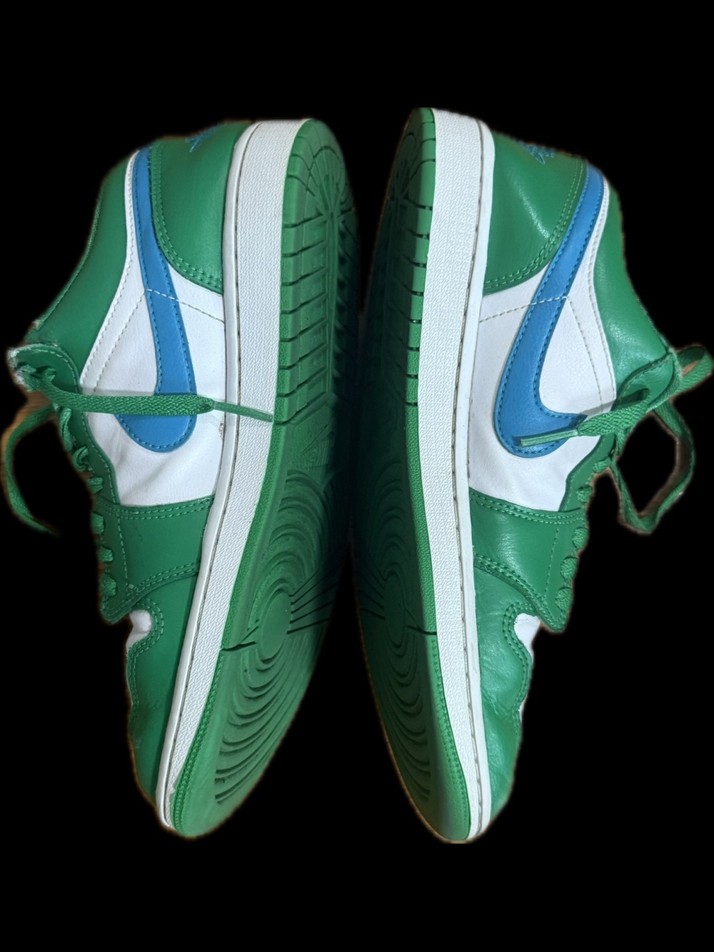 Nike Air Jordan 1s - Picture 3 of 7